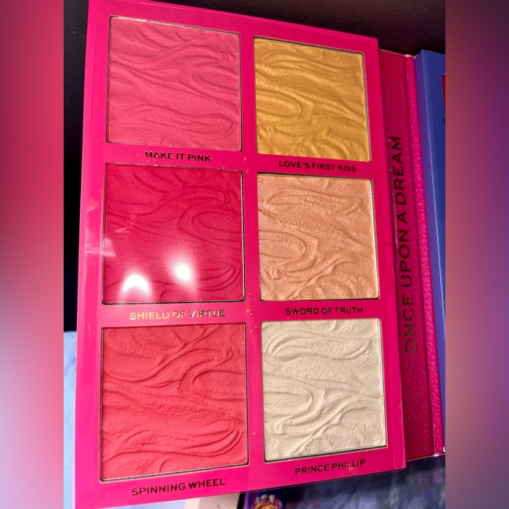 Sleeping Beauty Makeup Bundle * RARE* - Picture 5 of 14